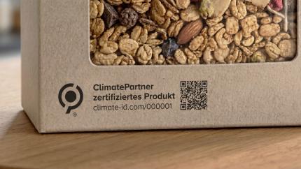 Müslipackung mit ClimatePartner labels