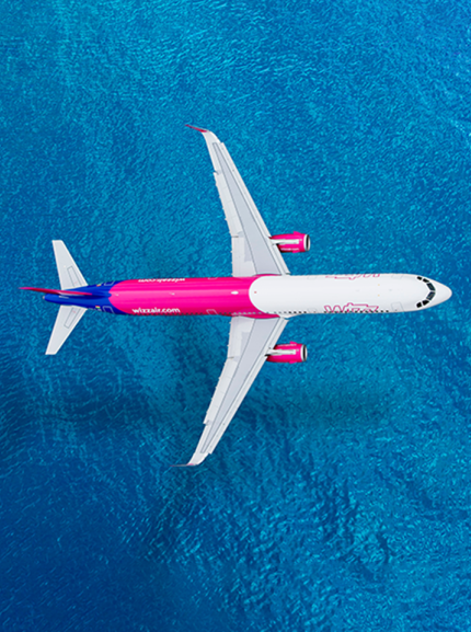 Wizz air airplane 
