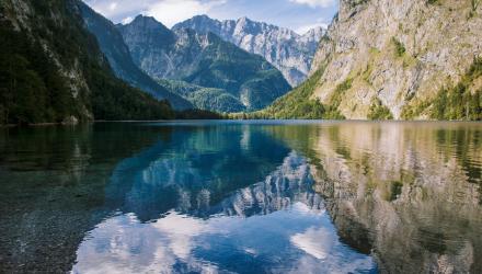 Bergsee_Spiegel_759507382.jpg