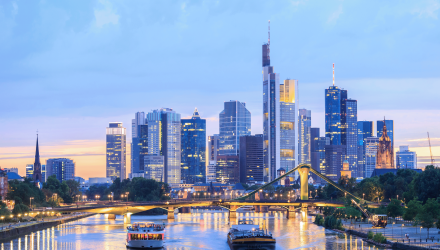 shutterstock_566828563_frankfurt_skyline_low%20res.png