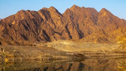 uae-dam.jpg